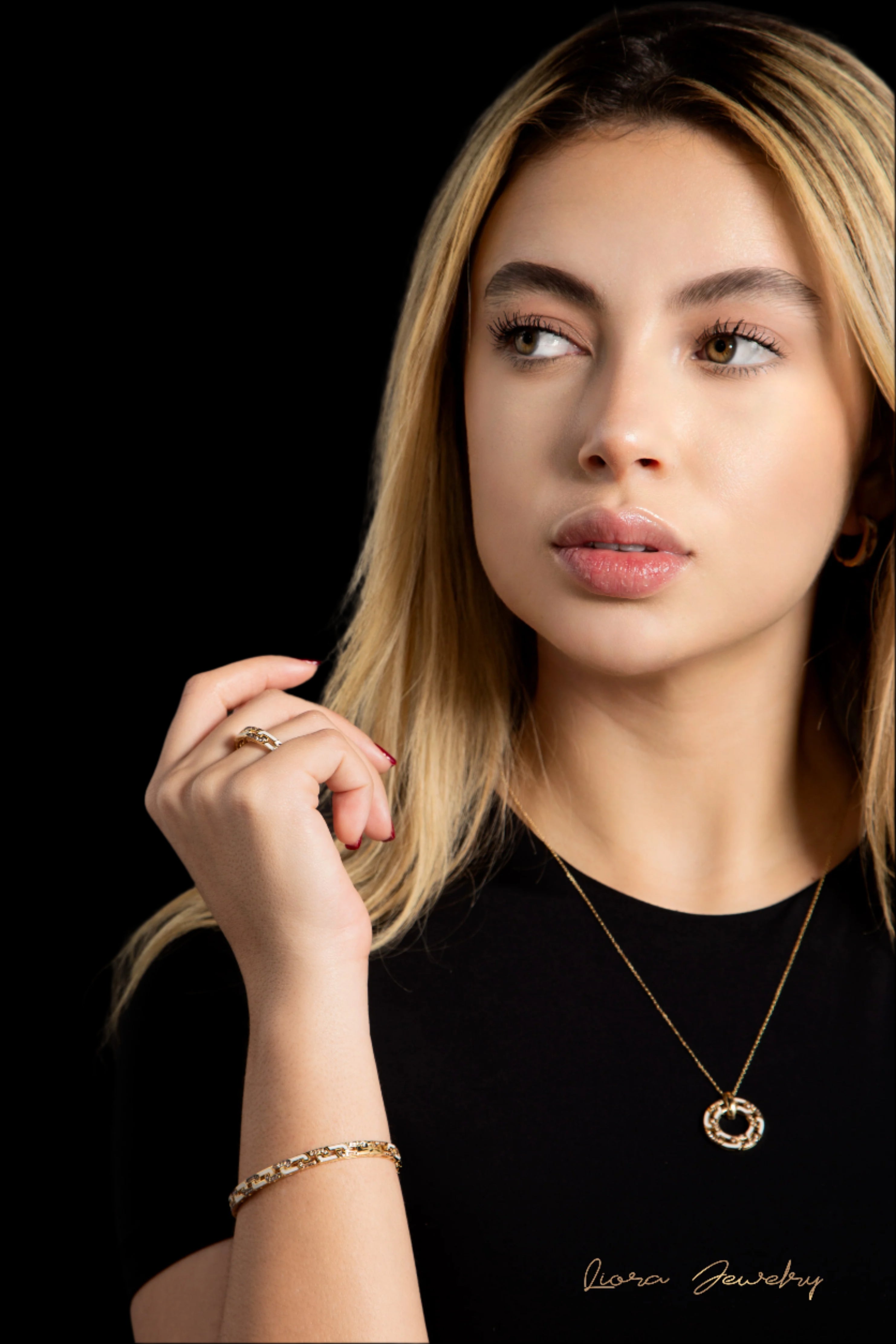 Golden Round Necklace