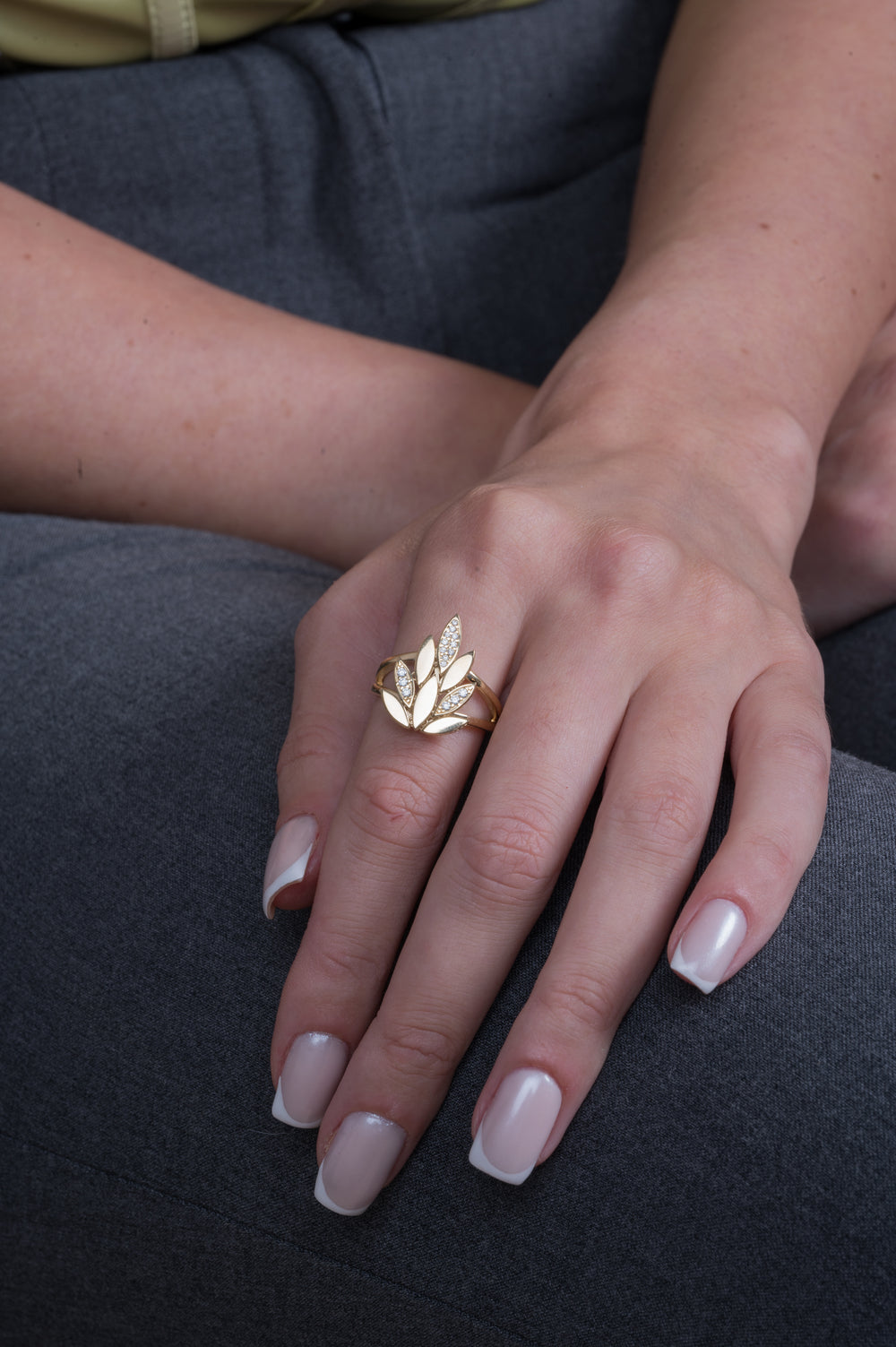 Golden Leaf Harmony Ring