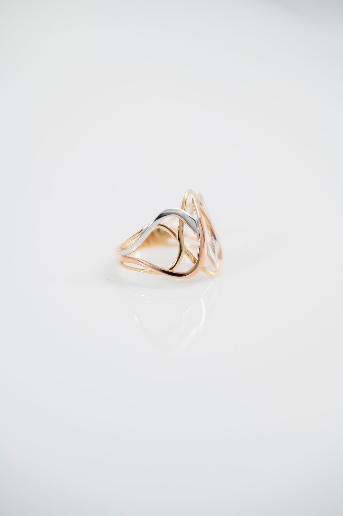 Sleek Horizon Ring